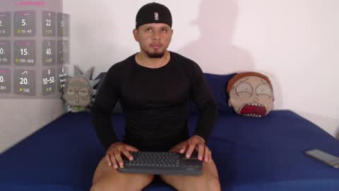 Stone Lee  online show from April 24, 12:18 pm