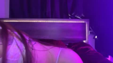 stoneyluna online show from March 1, 5:22 am
