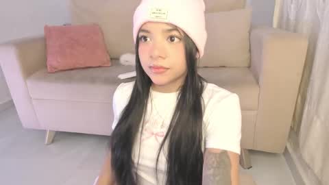 Zoe -INDEPENDENT MODEL online show from October 21, 2:27 am