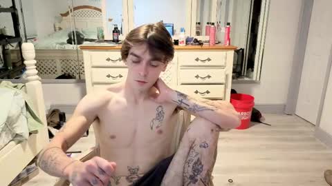 str8whiteboy21 online show from May 31, 8:35 am