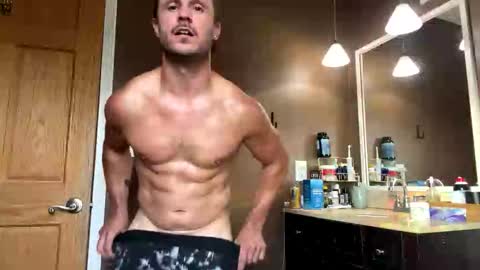 Snapshot of straightishd chatting on October 20, 10:15 pm Cowboy Zuhly online show from October 20, 10:15 pm