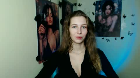 Amalia online show from November 17, 1:03 pm