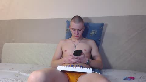 Yan online show from April 7, 8:55 pm