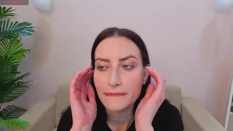 Michellee online show from October 26, 6:18 pm