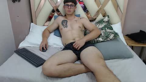 stuart_white online show from September 20, 8:56 pm