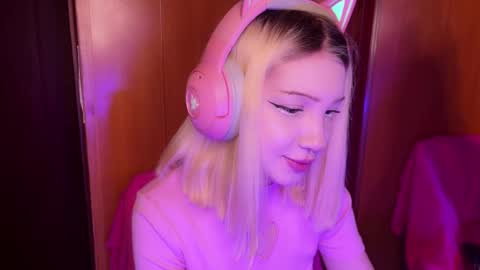 stuffy_ri online show from December 5, 12:03 am