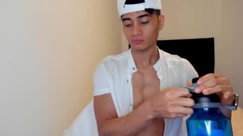 Snapshot of stylish_men chatting on September 30, 1:54 pm stylish men online show from September 30, 1:54 pm