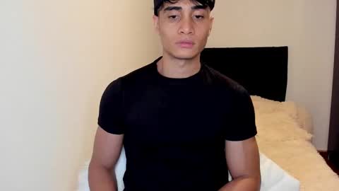 Snapshot of stylish_men chatting on September 28, 7:23 pm stylish men online show from September 28, 7:23 pm