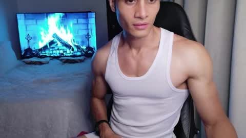 stylish man online show from April 24, 11:18 pm