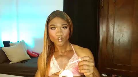 Suanny Klatten  It is my account independent  online show from December 19, 2:45 pm