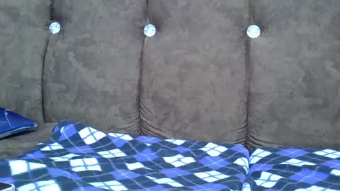 submissive_slut001 online show from January 10, 6:49 pm