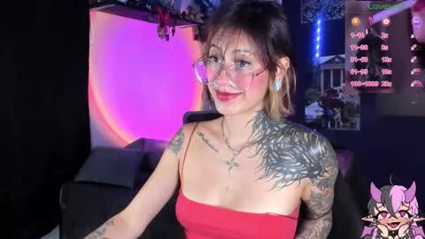 Snapshot of succubus_girl_ chatting on September 20, 12:13 am Alexy online show from September 20, 12:13 am