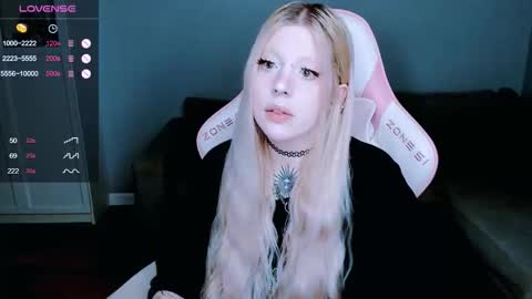 Snapshot of succubus_leslie chatting on October 18, 12:04 am succubus_leslie online show from October 18, 12:04 am