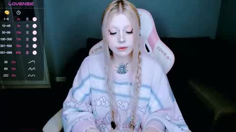 Snapshot of succubus_leslie chatting on September 24, 12:39 am succubus_leslie online show from September 24, 12:39 am