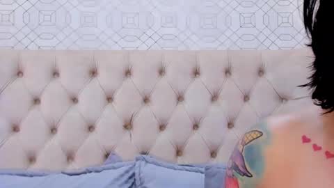 Luna  online show from December 6, 12:18 am