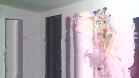 Snapshot of suckitu812 chatting on February 18, 2:27 am SUCKITU812 online show from February 18, 2:27 am