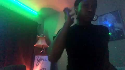 Snapshot of sucknevachew8969xxx chatting on January 7, 8:24 am Kayysnc online show from January 7, 8:24 am