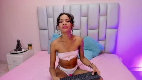 sugar_dollq online show from February 20, 11:29 pm