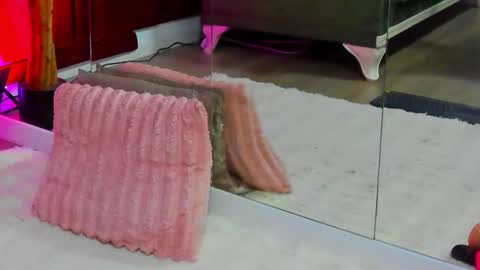 Sugar online show from October 27, 7:03 pm