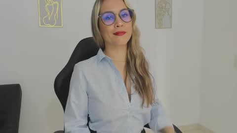 sugar_milff online show from January 7, 1:38 pm