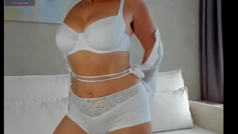 Snapshot of sugaremmy7 chatting on September 18, 11:36 am Emmy online show from September 18, 11:36 am