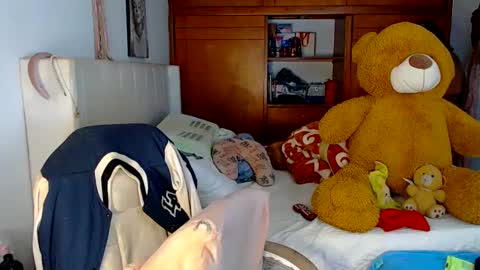 Cami   Back in 2 hours online show from September 20, 7:22 am