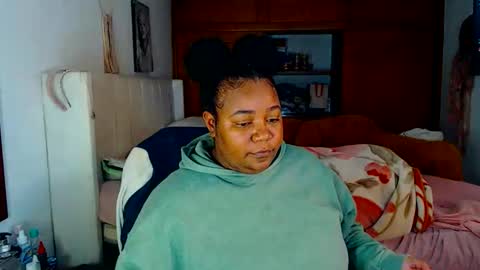 Cami   Back in 2 hours online show from March 29, 11:50 pm