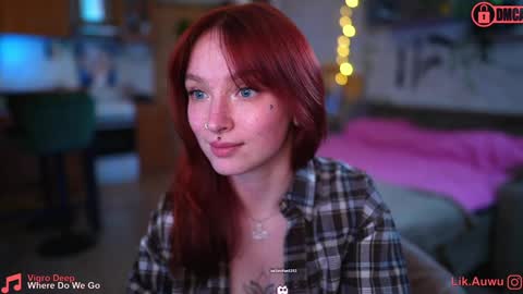 Snapshot of suk_ki chatting on January 24, 1:35 am Lika ginger  Jessy blond   online show from January 24, 1:35 am