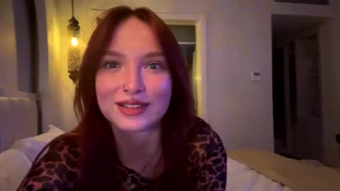 Snapshot of suk_ki chatting on February 17, 6:28 pm Lika ginger  Jessy blond   online show from February 17, 6:28 pm
