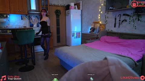 Snapshot of suk_ki chatting on January 23, 10:33 pm Lika ginger  Jessy blond   online show from January 23, 10:33 pm