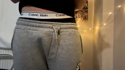 Snapshot of sullyniko chatting on October 21, 9:07 pm Niko online show from October 21, 9:07 pm