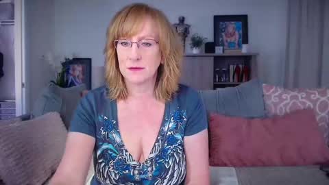 SummerKnightzzz online show from April 6, 12:06 pm