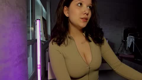 Amy online show from February 5, 1:22 pm