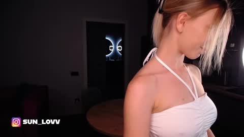 sunlovv online show from October 20, 9:36 am