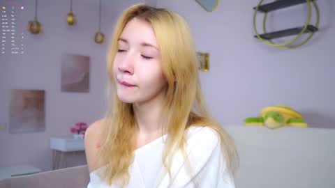 Lily online show from February 13, 2:53 pm