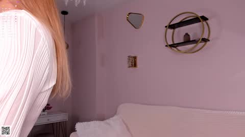 Lily online show from September 15, 3:13 pm