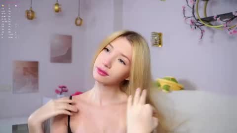 Lily online show from February 21, 3:15 pm