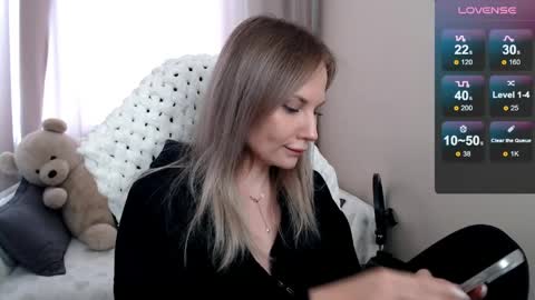 Naomi online show from April 11, 9:24 am