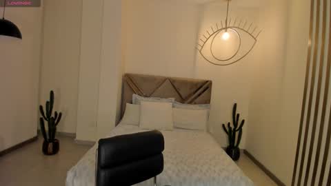 Sunny Rivers online show from December 22, 6:36 pm