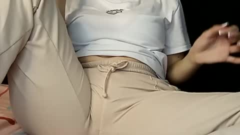 Annie online show from February 19, 11:04 pm