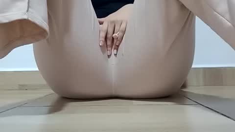 Annie online show from November 28, 7:43 pm