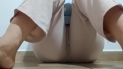 Annie online show from February 2, 4:20 am