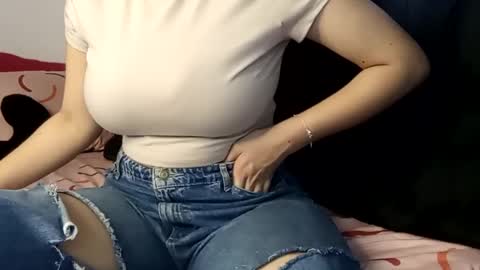 Annie online show from February 25, 8:11 pm