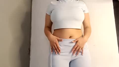 Annie online show from March 4, 10:38 pm