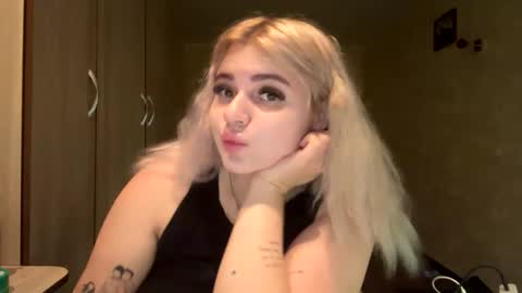 sunshinyflash online show from November 30, 6:15 pm