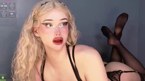 ROXXXY online show from February 9, 9:50 pm