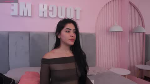 susan_wall online show from April 1, 1:01 pm
