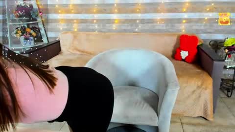 susansmitt online show from May 9, 7:20 pm