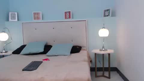 susanwilliams_ online show from November 5, 11:01 am