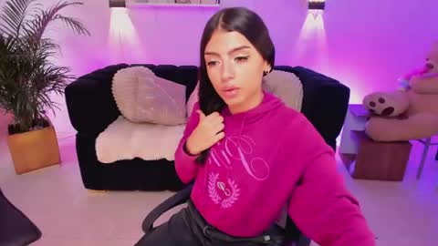 susi_doll1 online show from July 28, 7:04 pm